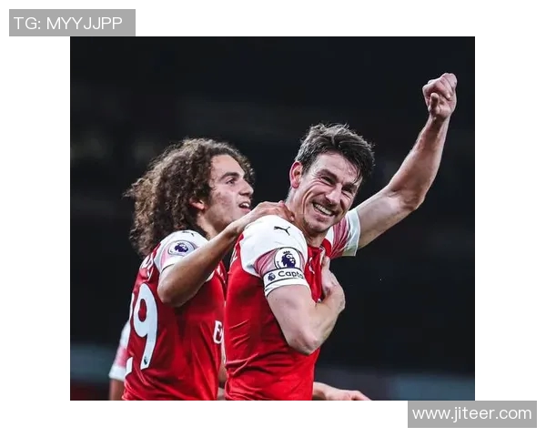 足球场上闪耀球星背后的她们 美丽与智慧并存的足球人妻生活